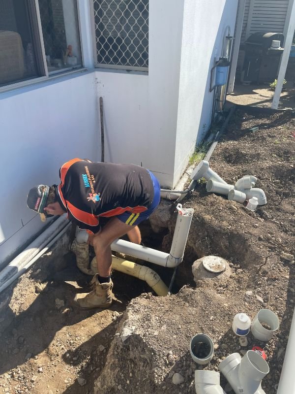 experienced plumber fixing leaking pipe in Bundamba