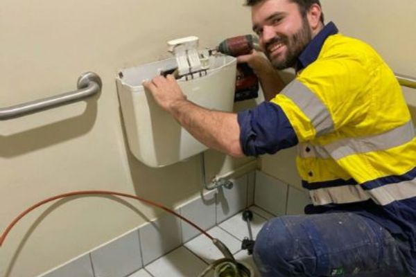 hire a trusted jindalee plumber