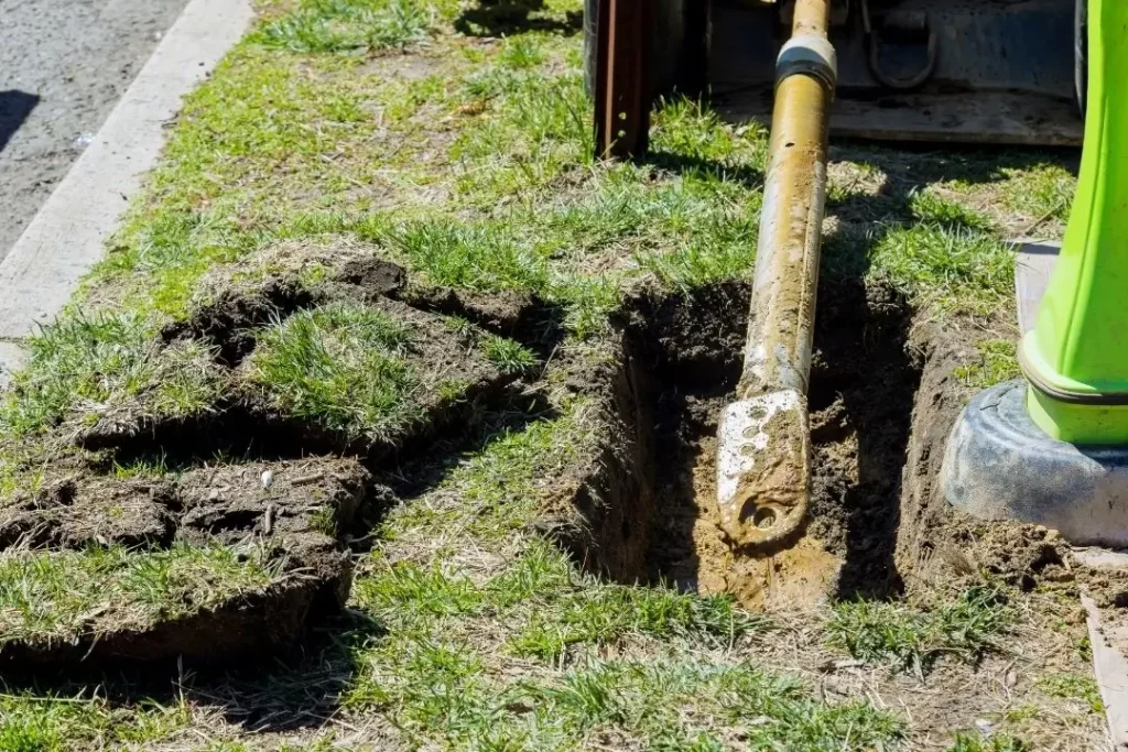 Trenchless process relining pipes